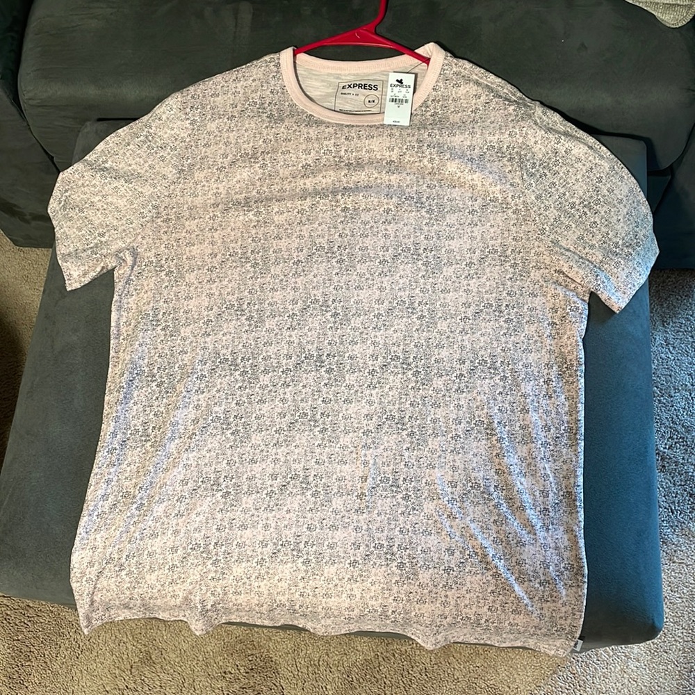 Men’s light pink express t shirt - size M